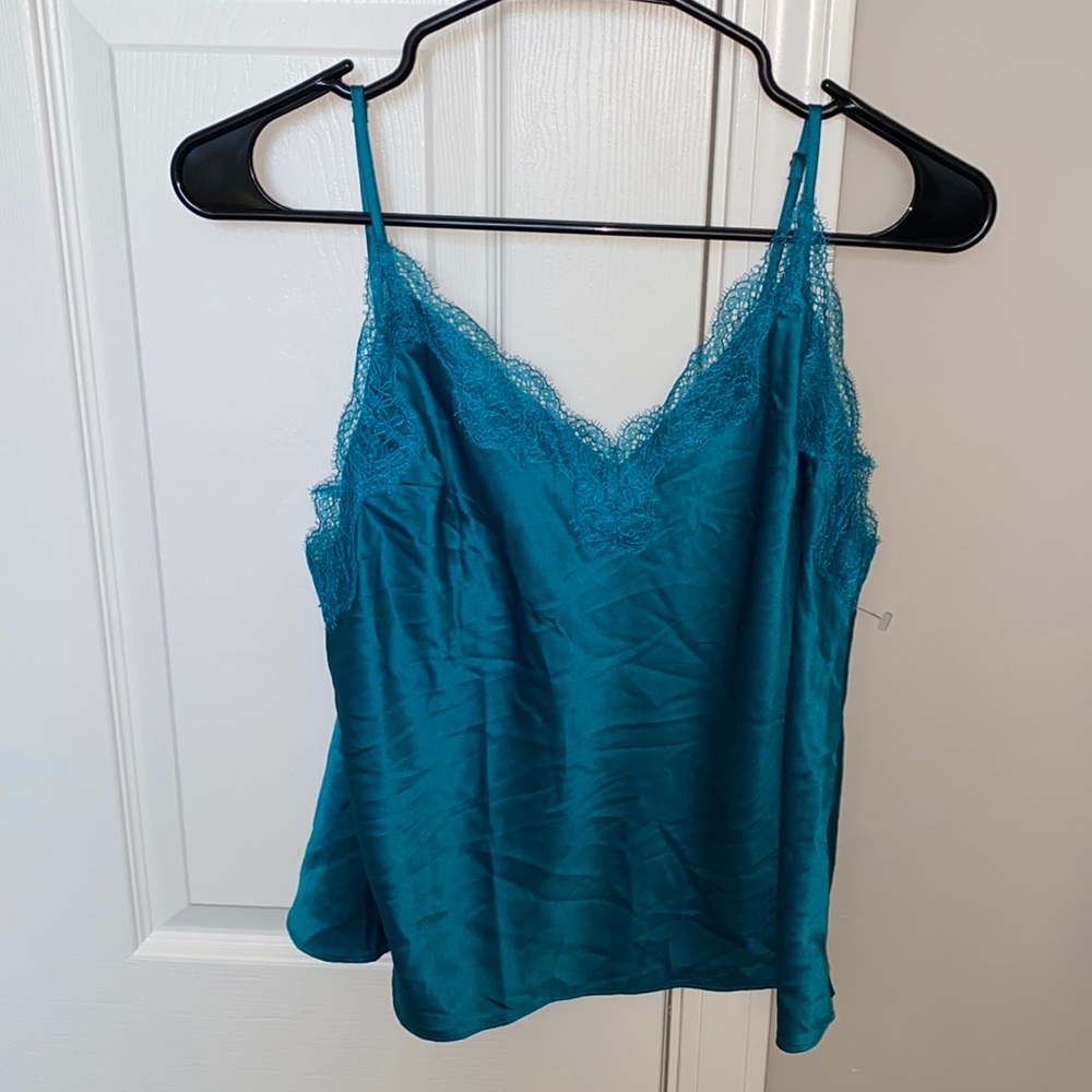 Victoria's Secret top medium